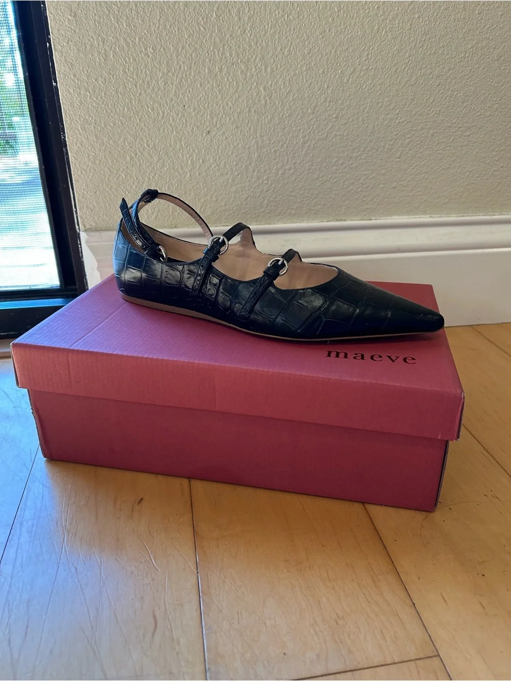 Anthropologie Black Croc-Embossed Pointed T-Strap Flats - Picture 4 of 6